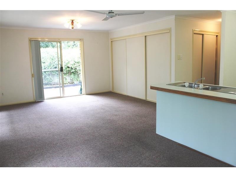 2/4 Cowal Court, Elanora QLD 4221