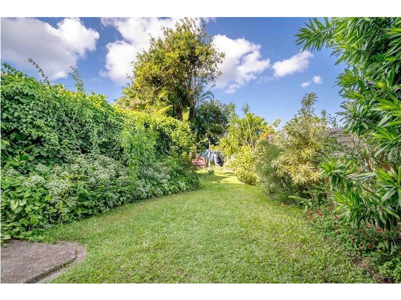 1 Leyte Avenue, Palm Beach QLD 4221