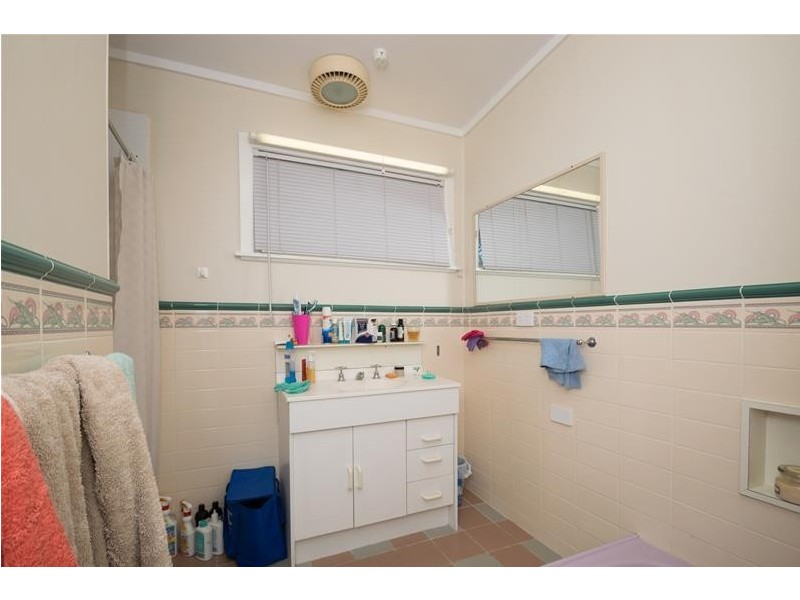 1 Leyte Avenue, Palm Beach QLD 4221