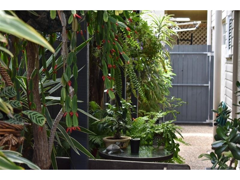 1/13 Morotai  Avenue, Palm Beach QLD 4221