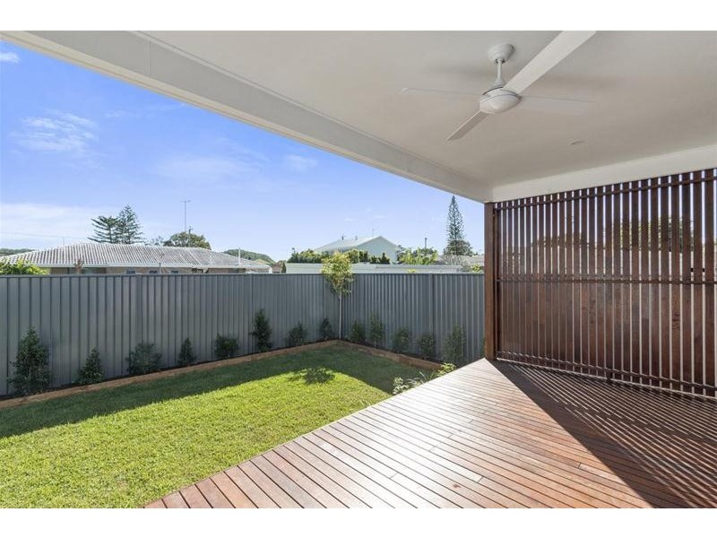 61B Twenty Fifth Avenue, Palm Beach QLD 4221