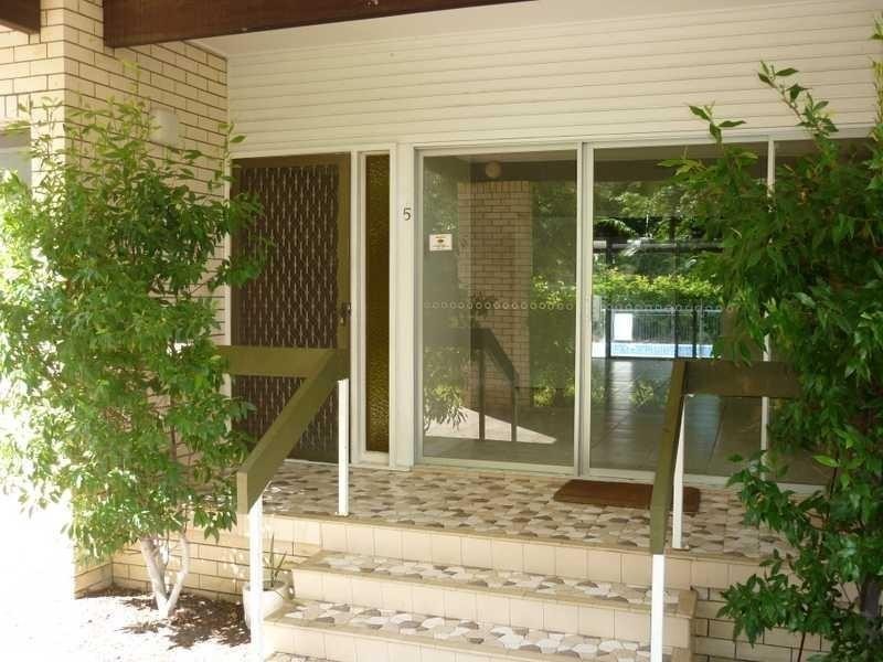 5 Bellview Crescent, Ashmore QLD 4214