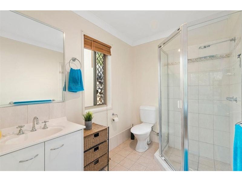 76 Casuarina Drive, Elanora QLD 4221