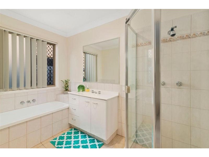 76 Casuarina Drive, Elanora QLD 4221