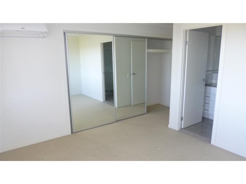 16/5 Faculty Crescent, Mudgeeraba QLD 4213