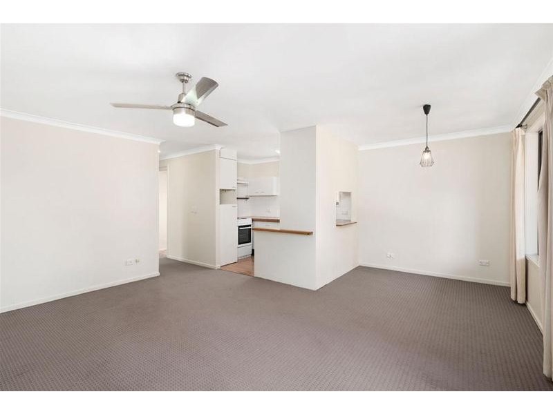 2/3 Barracuda  Court, Palm Beach QLD 4221