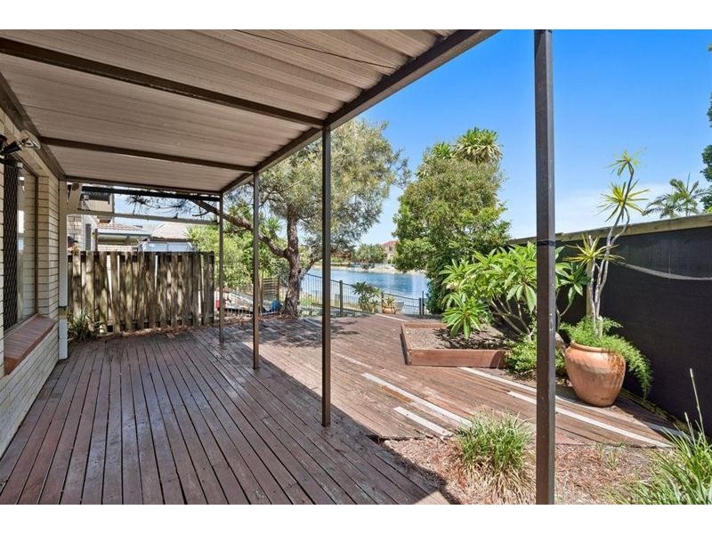 2/3 Barracuda  Court, Palm Beach QLD 4221