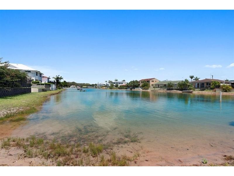 2/3 Barracuda  Court, Palm Beach QLD 4221