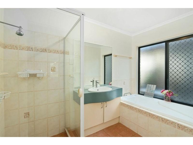 50 Forest Drive, Elanora QLD 4221