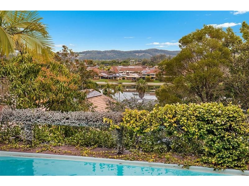 4 Capel Court, Elanora QLD 4221