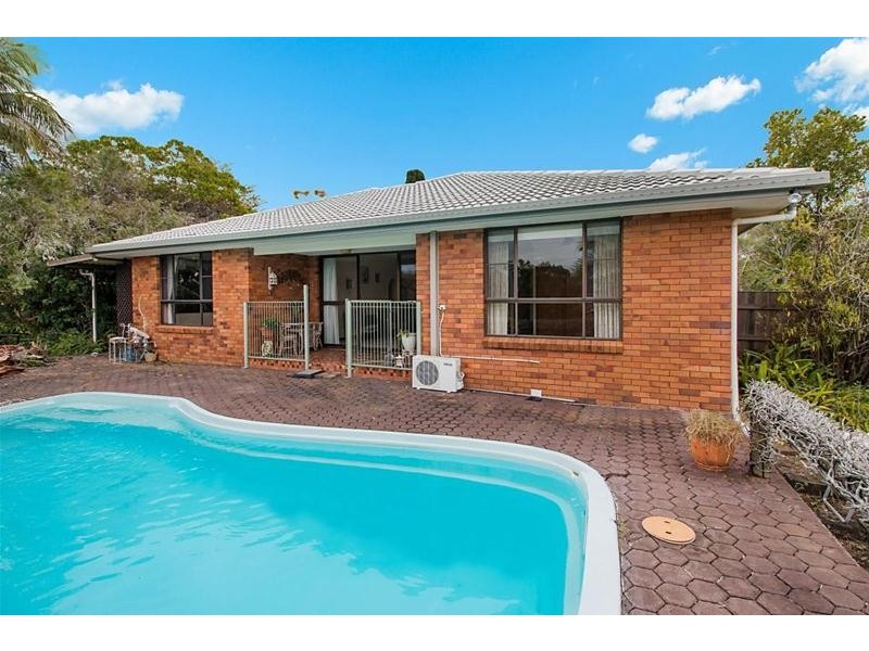 4 Capel Court, Elanora QLD 4221