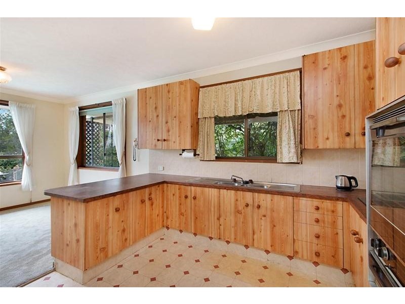 4 Capel Court, Elanora QLD 4221