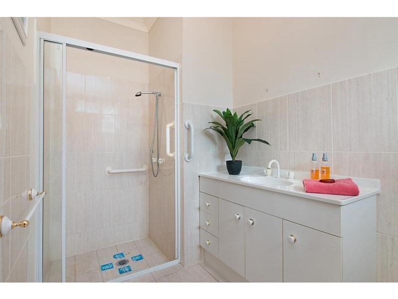 4 Capel Court, Elanora QLD 4221