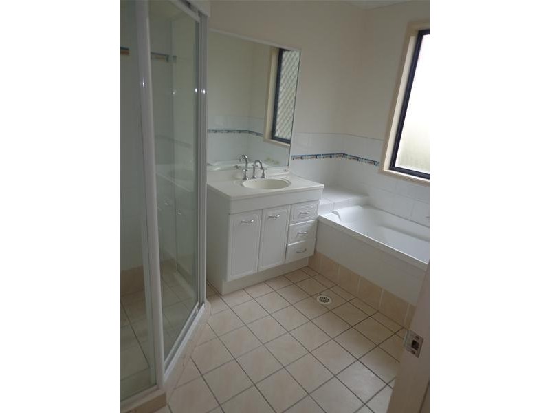 39 Hibertia Avenue, Elanora QLD 4221