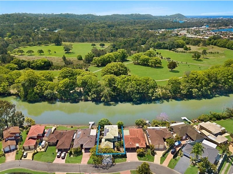 9 Cosmos Court, Elanora QLD 4221