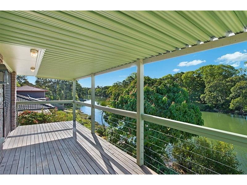 9 Cosmos Court, Elanora QLD 4221