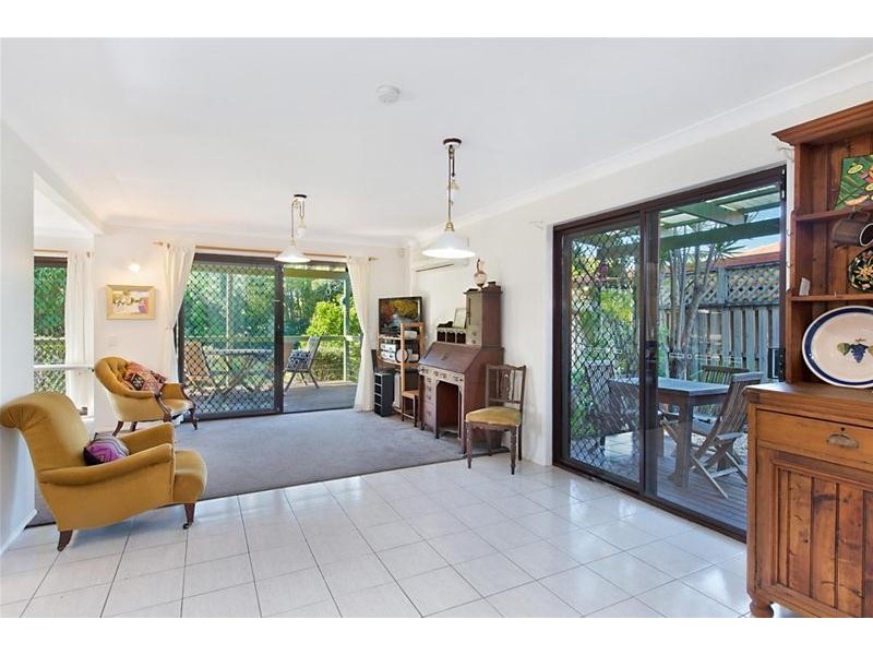 9 Cosmos Court, Elanora QLD 4221