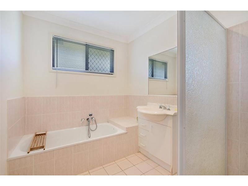 9 Cosmos Court, Elanora QLD 4221