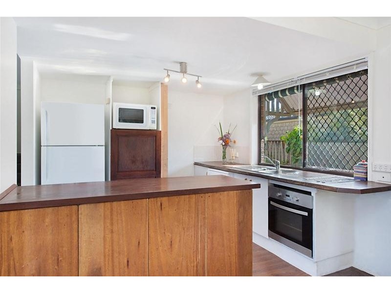 9 Cosmos Court, Elanora QLD 4221