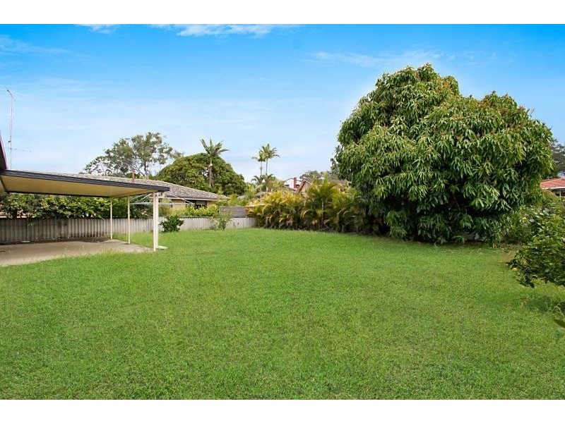 201 Mallawa Drive, Palm Beach QLD 4221