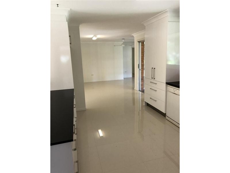 10 Benaroon Court, Tallebudgera Valley QLD 4228