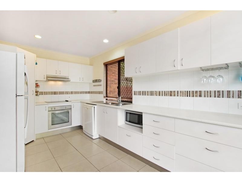 8 Glentrees Grove, Currumbin Waters QLD 4223