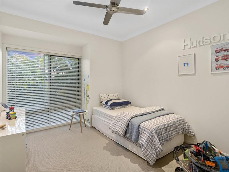 32 Jarrahdale Drive, Elanora QLD 4221