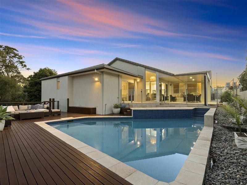 32 Jarrahdale Drive, Elanora QLD 4221