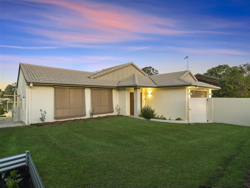 32 Jarrahdale Drive, Elanora QLD 4221