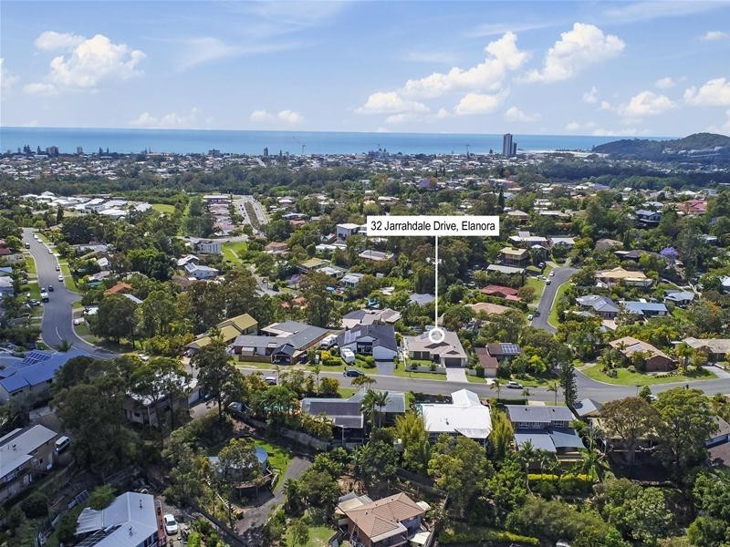 32 Jarrahdale Drive, Elanora QLD 4221