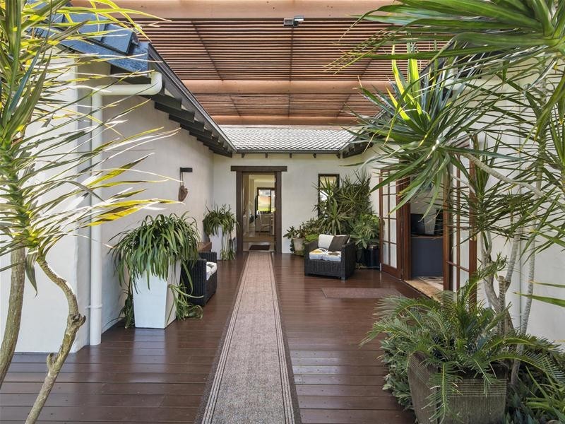 124 Mallawa Drive, Palm Beach QLD 4221