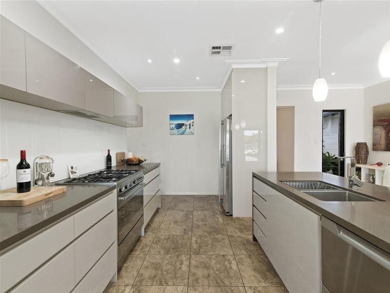 124 Mallawa Drive, Palm Beach QLD 4221