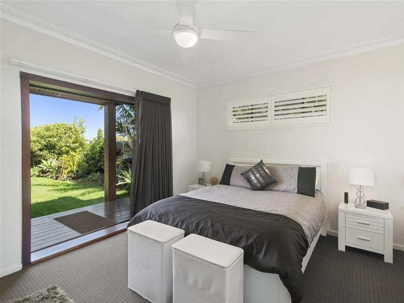 124 Mallawa Drive, Palm Beach QLD 4221