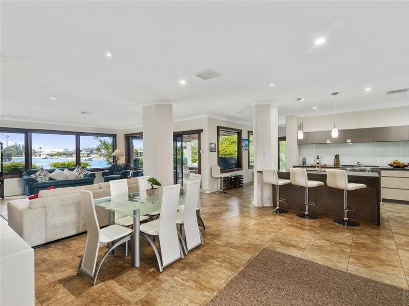 124 Mallawa Drive, Palm Beach QLD 4221