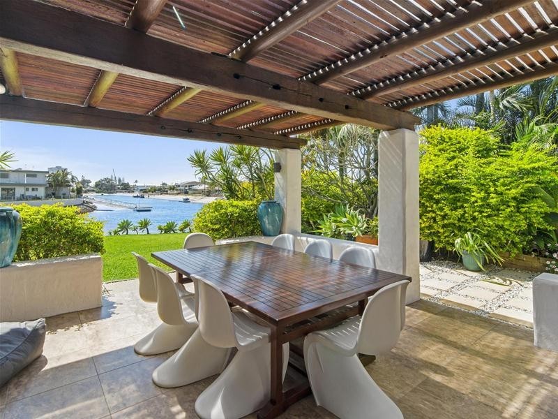 124 Mallawa Drive, Palm Beach QLD 4221