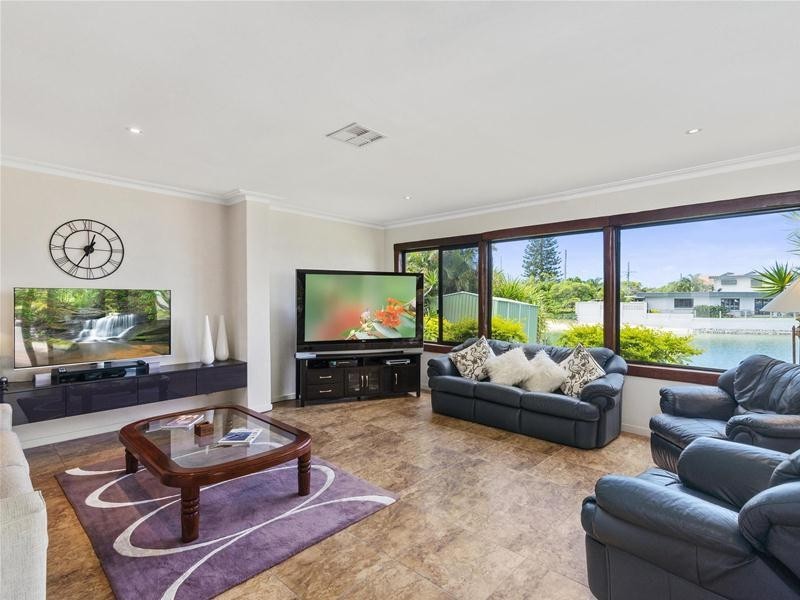 124 Mallawa Drive, Palm Beach QLD 4221