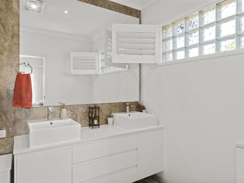 124 Mallawa Drive, Palm Beach QLD 4221