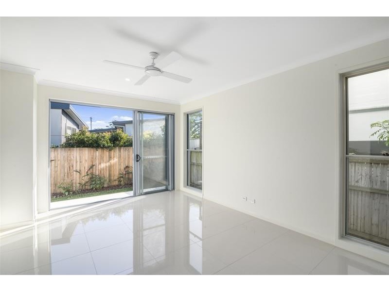 2/10 Molucca Avenue, Palm Beach QLD 4221