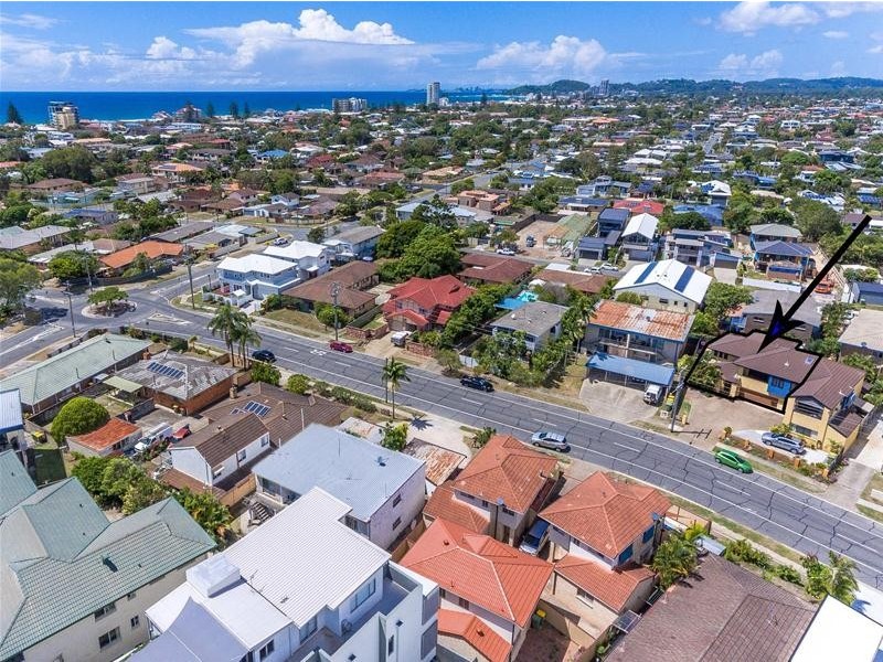 2/52 Tallebudgera Drive, Palm Beach QLD 4221