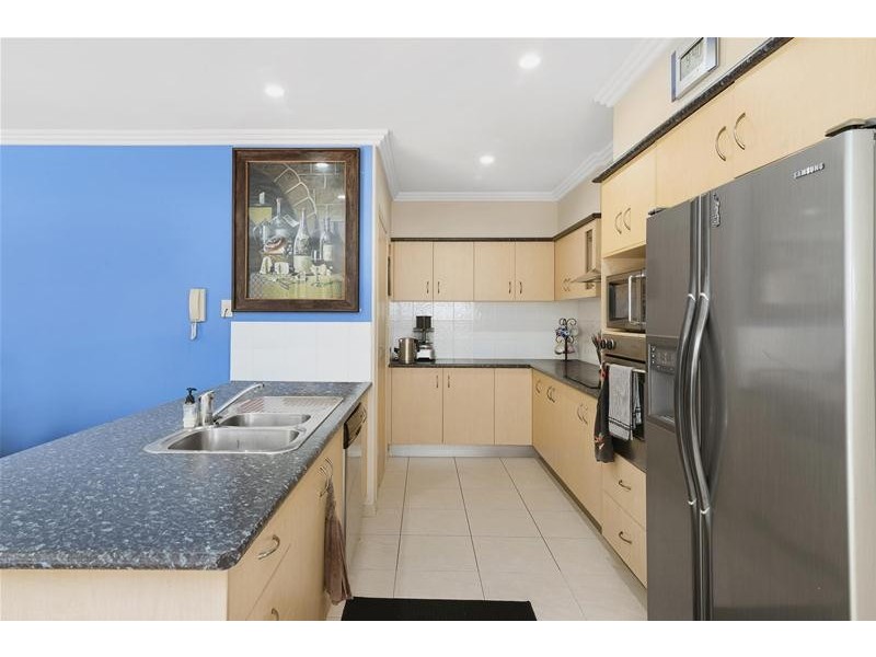 2/52 Tallebudgera Drive, Palm Beach QLD 4221