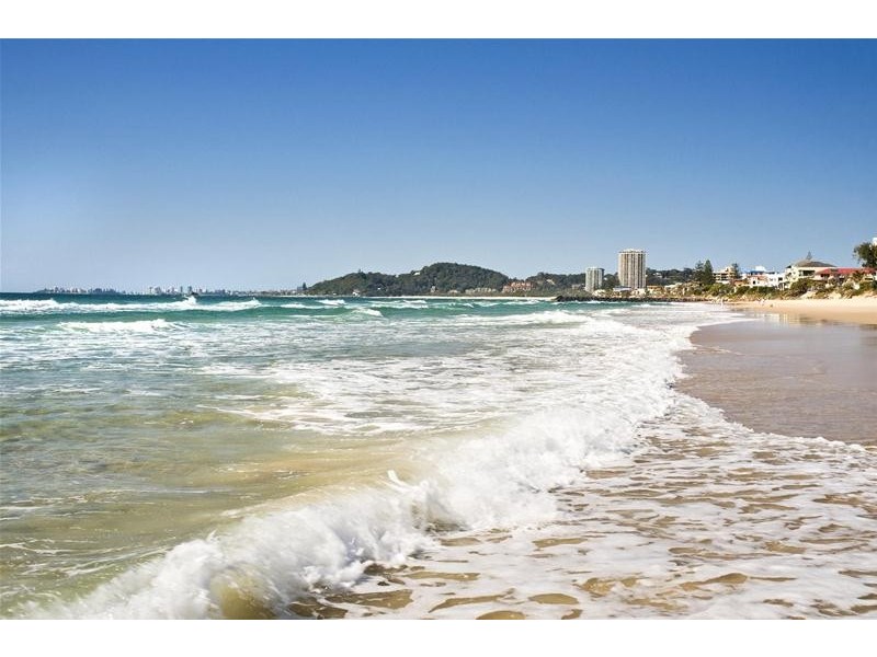 2/52 Tallebudgera Drive, Palm Beach QLD 4221