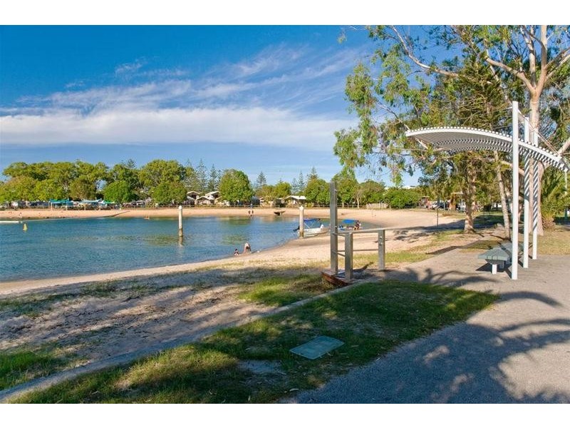 2/52 Tallebudgera Drive, Palm Beach QLD 4221