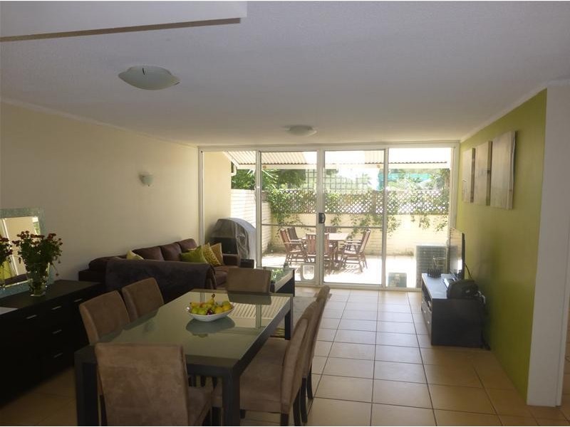 2/34 Hayle Street, Burleigh Heads QLD 4220