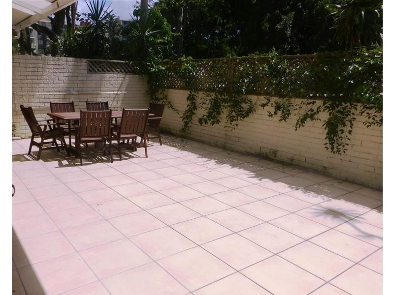 2/34 Hayle Street, Burleigh Heads QLD 4220