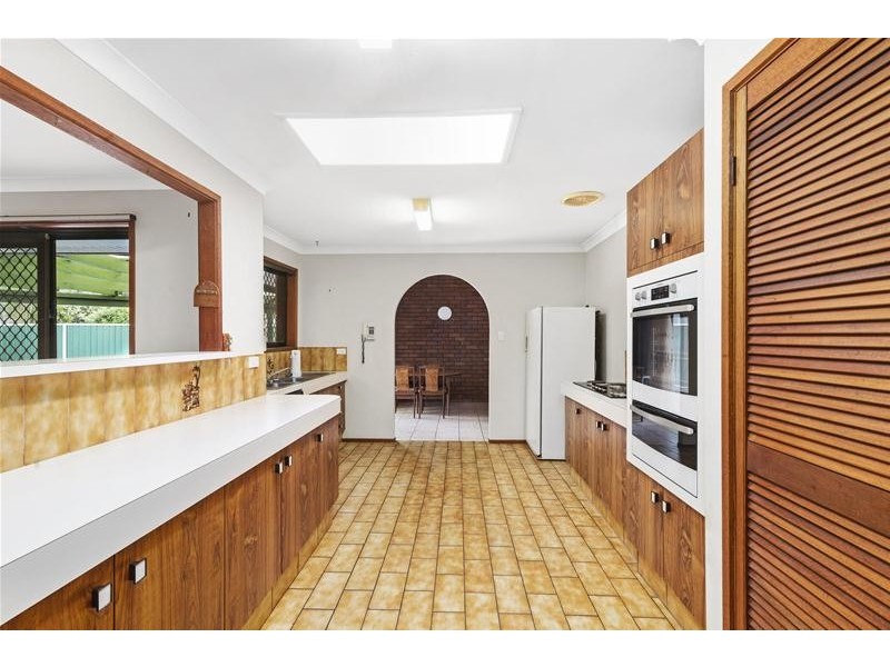 77 KP McGrath Drive, Elanora QLD 4221