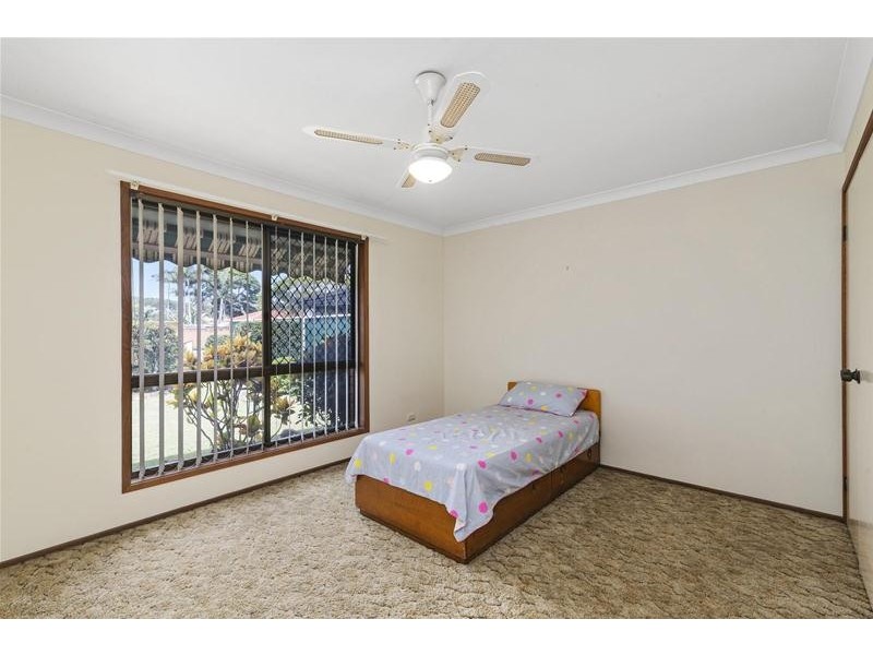 77 KP McGrath Drive, Elanora QLD 4221