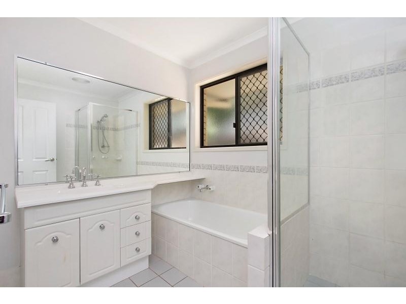 76 Forest Drive, Elanora QLD 4221