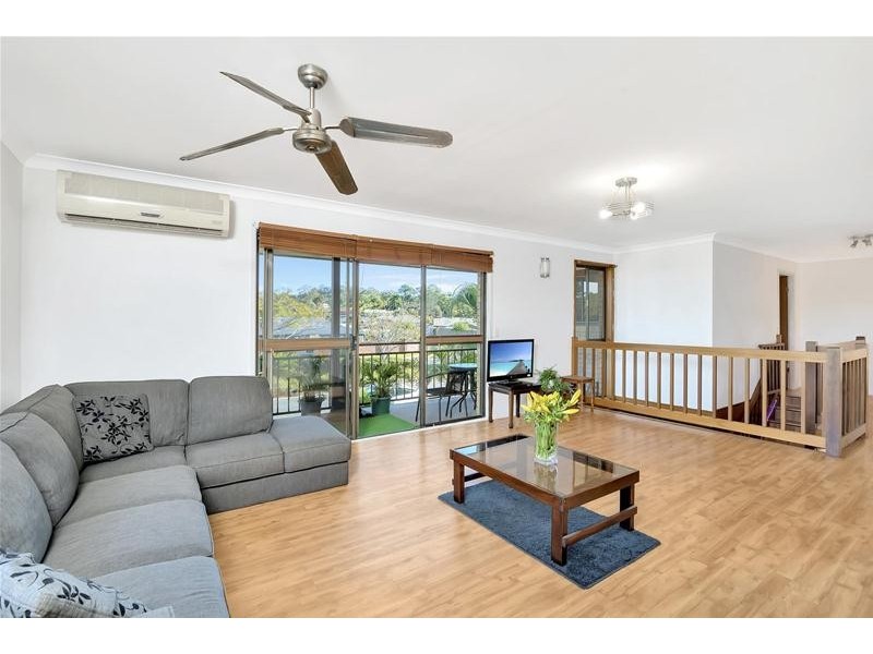 93 K P McGrath Drive, Elanora QLD 4221