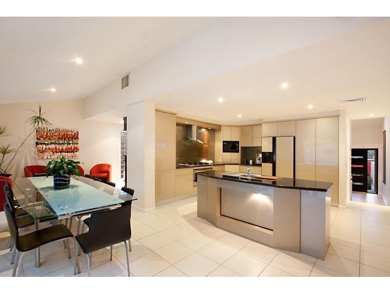 118 Murtha Drive, Elanora QLD 4221