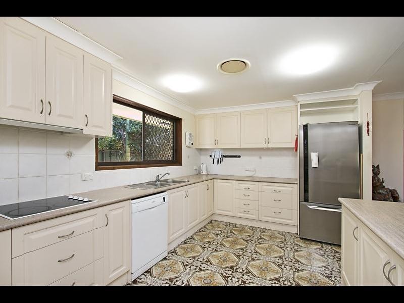 7 Holbrook Way, Elanora QLD 4221